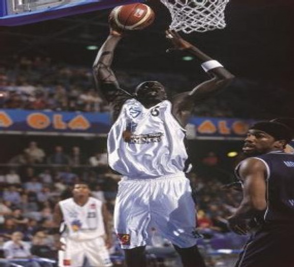 Malick Badiane à l'essai au Paris Basket Racing