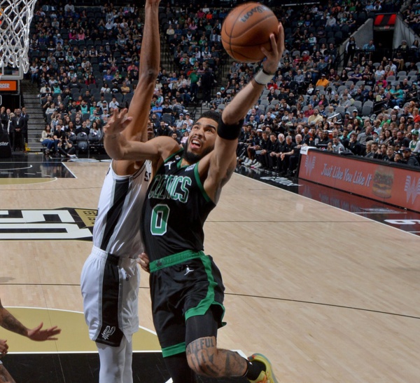 NBA:  Résultats de la nuit - Tatum méne les Celtics à la victoire